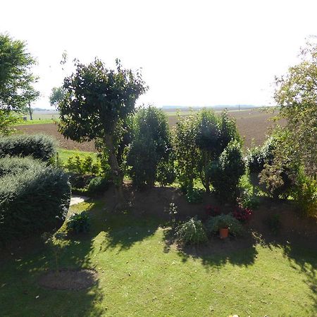 Chez Veronique Apartment Anguerny Екстериор снимка