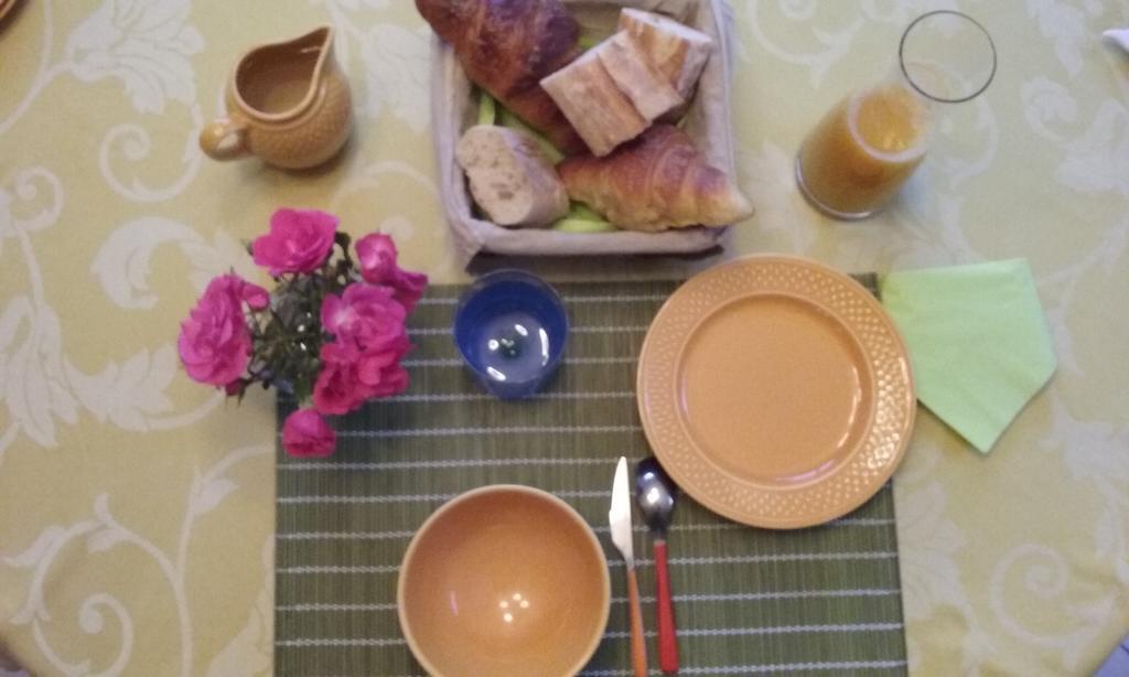 Chez Veronique Apartment Anguerny Екстериор снимка