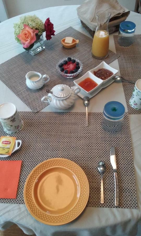 Chez Veronique Apartment Anguerny Екстериор снимка